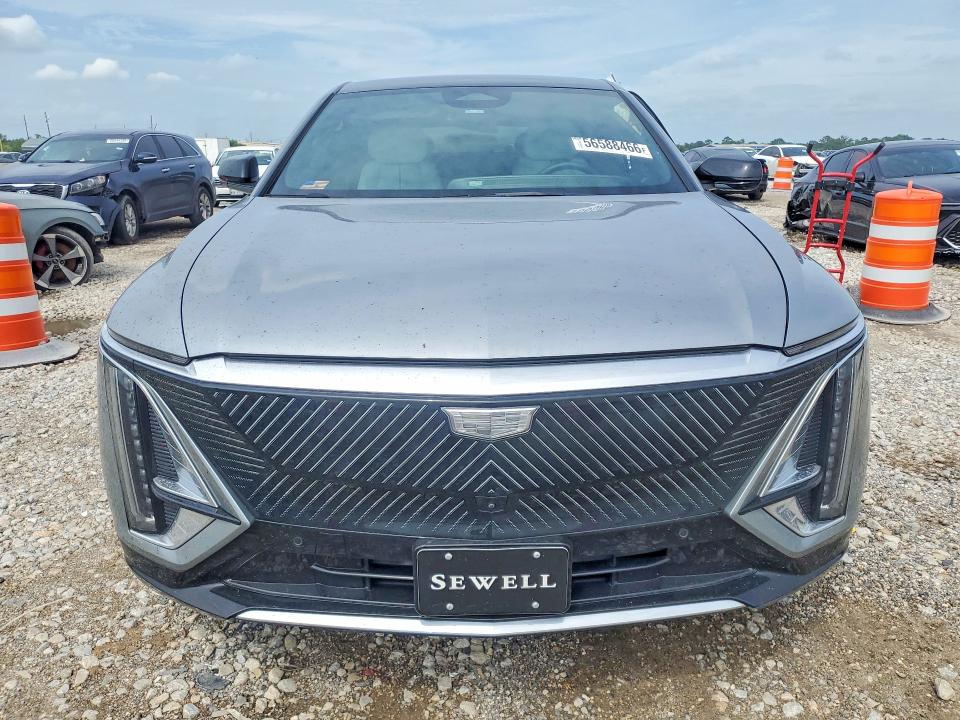 2025 Cadillac VIN 1GYKPNRL7SZ306216 COPART salvage auction — SIDE, Tx - Salvage Vehicle Title, sold $14,400 on 2026-08-10 (photo 5)