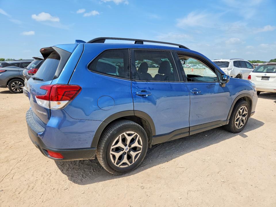 2020 Subaru Forester VIN JF2SKAJC1LH488867 COPART salvage auction — SIDE, Tx - Salvage Vehicle Title, sold $10 on 2026-07-30 (photo 3)