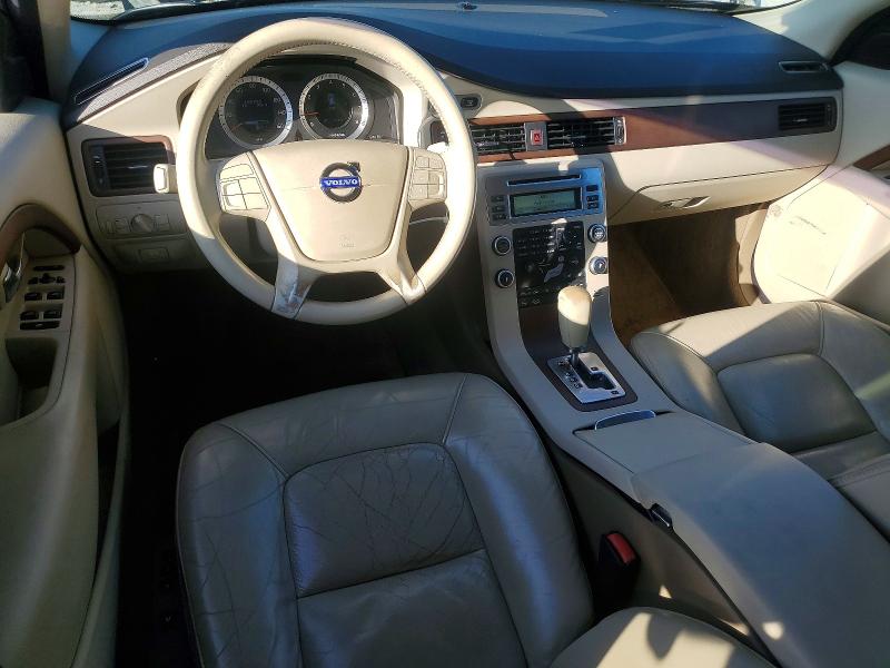 2010 Volvo Xc70 VIN YV4982BZ0A1086751 COPART salvage auction — REAR END, NC - SALVAGE CERTIFICATE OF TITLE, sold $475 on 2026-07-29 (photo 8)