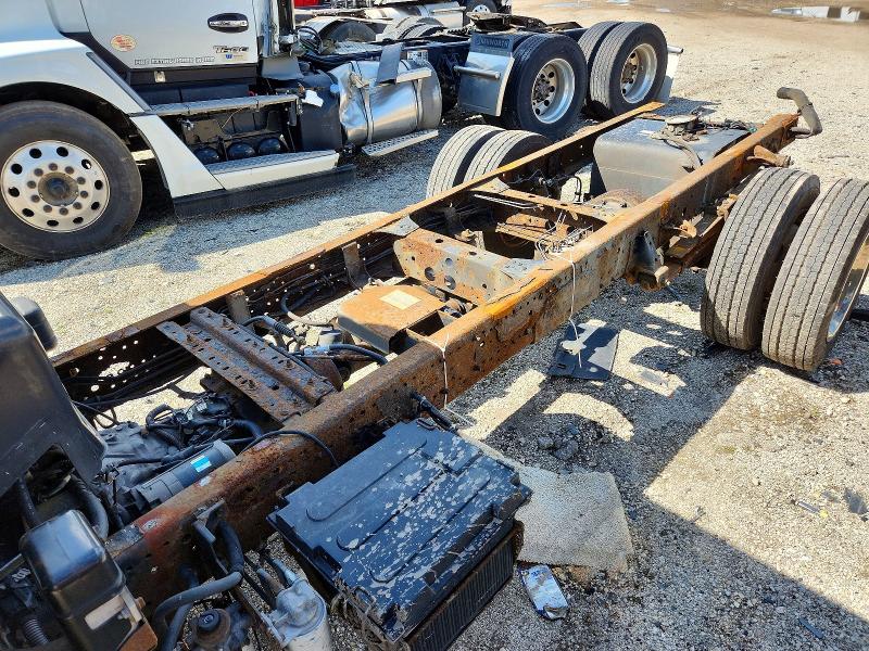 2007 Chevrolet Tilt master w5s042 VIN J8BE5B16X77900788 COPART salvage auction — FRAME DAMAGE, WV - SALVAGE CERTIFICATE, sold $1,200 on 2026-07-30 (photo 9)