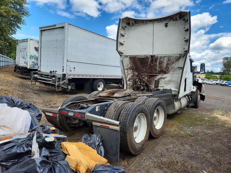 2022 Peterbilt All models VIN 1XPBD49X9ND803361 COPART salvage auction — ROLLOVER, OR - SALVAGE TITLE CERTIFICATE, sold $1,100 on 2026-07-30 (photo 4)