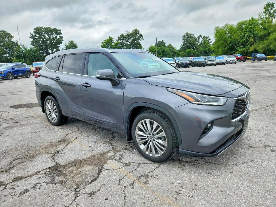 2024 Toyota Highlander VIN 5TDKDRBH7RS528701 COPART salvage auction — HAIL, Mo - Salvage Certificate Of Title, sold $14,200 on 2026-07-29 (photo 4)