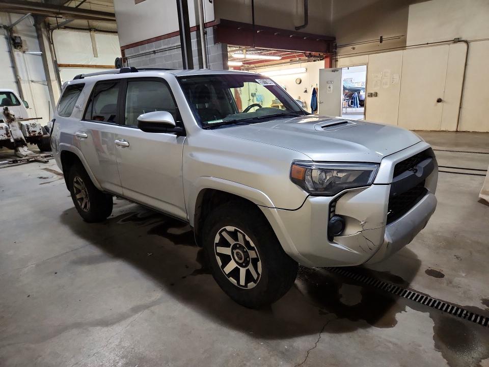 2018 Toyota 4runner VIN JTEBU5JR4J5604237 COPART salvage auction — NORMAL WEAR, AK - CERTIFICATE OF VEHICLE TITLE, sold $15,100 on 2026-07-21 (photo 4)