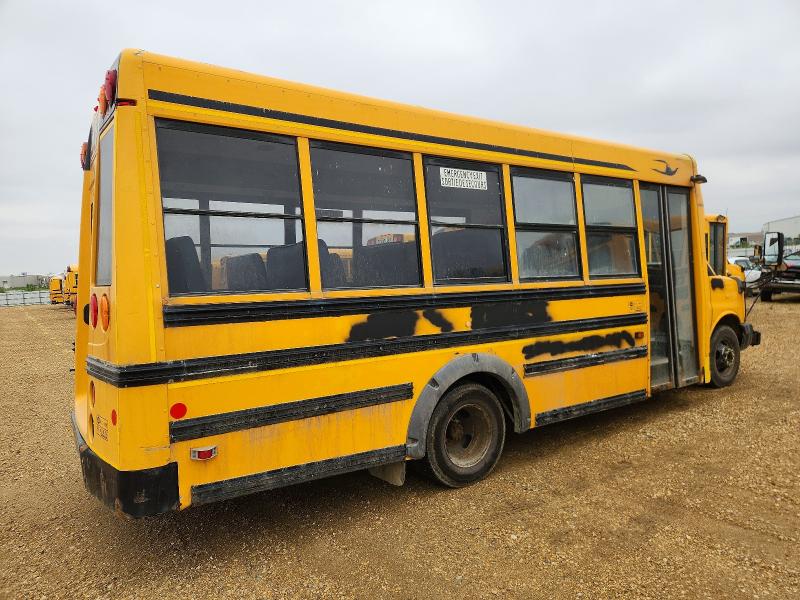 2011 Gmc Micro bird VIN 1GD373BG3B1173511 COPART salvage auction — REAR END, Ab - Bos - Active, sold $2,000 on 2026-07-23 (photo 4)