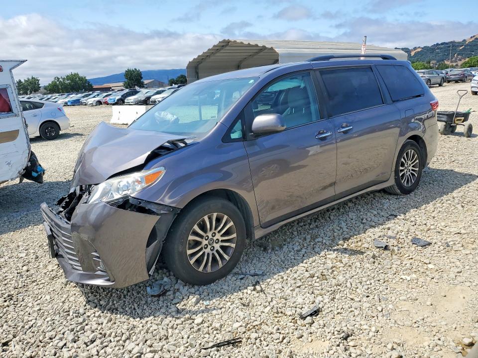 2019 Toyota Sienna VIN 5TDYZ3DC0KS995345 — COPART salvage auction photo