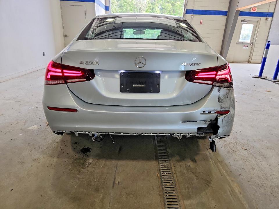 2020 Mercedes-benz A-klasse VIN W1K3G4FB1LJ200012 COPART salvage auction — REAR END, Va - Cert Of Title - Salvage, sold $2,700 on 2026-07-24 (photo 6)