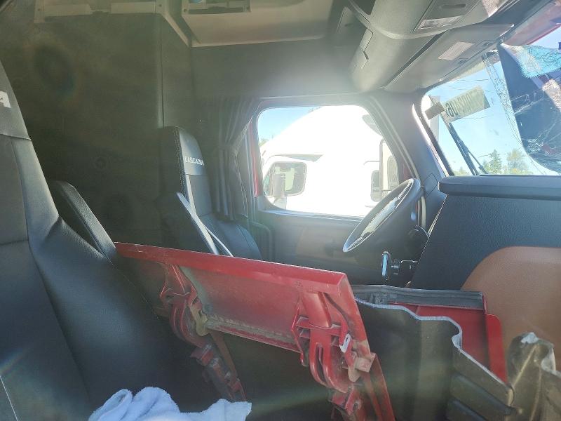 2025 Freightliner Cascadia 126 VIN 3AKJHHDR7SSVX2167 COPART salvage auction — FRONT END, OR - SALVAGE TITLE CERTIFICATE, sold $50,000 on 2026-08-13 (photo 5)