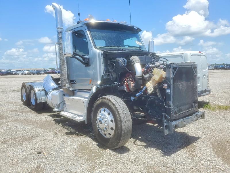 2016 Peterbilt 579 VIN 1XPBD49X3GD325389 — COPART salvage auction photo