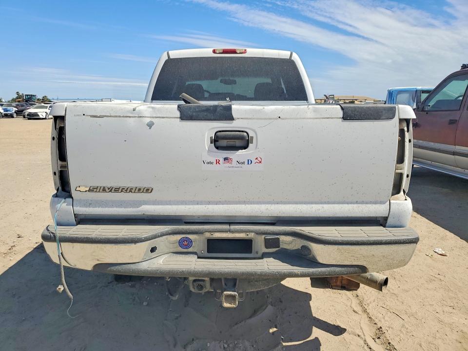 2007 Chevrolet Silverado 2500 VIN 1GCHK23D87F143552 COPART salvage auction — VANDALISM, Ca - Salvage Certificate, sold $1,300 on 2026-07-09 (photo 6)