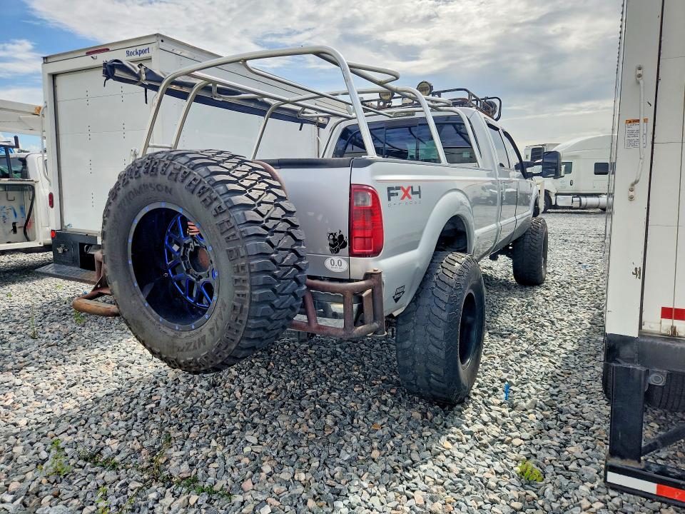 2011 Ford F-350 super duty VIN 1FT8W3BT8BED02054 COPART salvage auction — MINOR DENT/SCRATCHES, Fl - Certificate Of Title (P), sold $10,500 on 2026-07-29 (photo 3)
