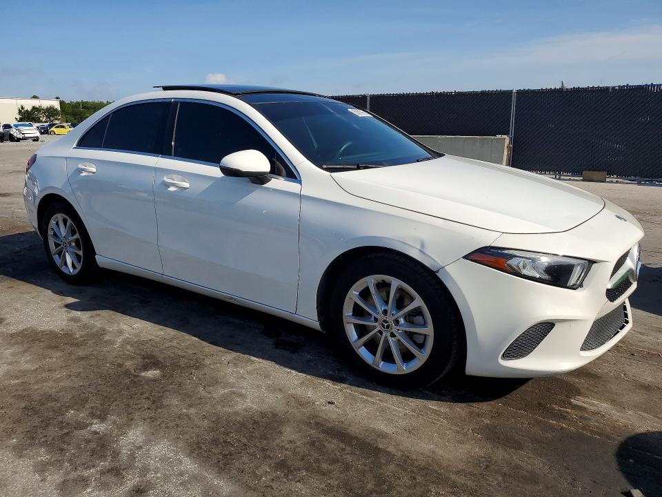 2020 Mercedes-benz A-klasse VIN W1K3G4EBXLW045707 COPART salvage auction — MINOR DENT/SCRATCHES, Fl - Certificate Of Title, sold $6,500 on 2026-07-28 (photo 4)