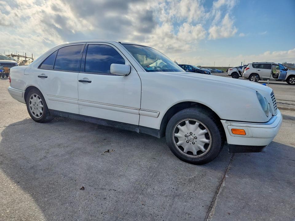 1999 Mercedes-benz E-class VIN WDBJF65H9XA946282 COPART salvage auction — SIDE, La - Cert Of Title-Salvage, sold $375 on 2026-07-15 (photo 4)