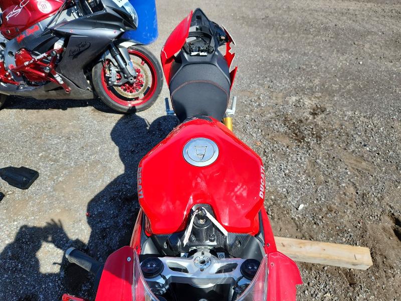2017 Ducati Panigale VIN ZDM14B1W9HB004639 COPART salvage auction — SIDE, On - Permit No Brand - Unfit, sold $4,850 on 2026-08-13 (photo 5)