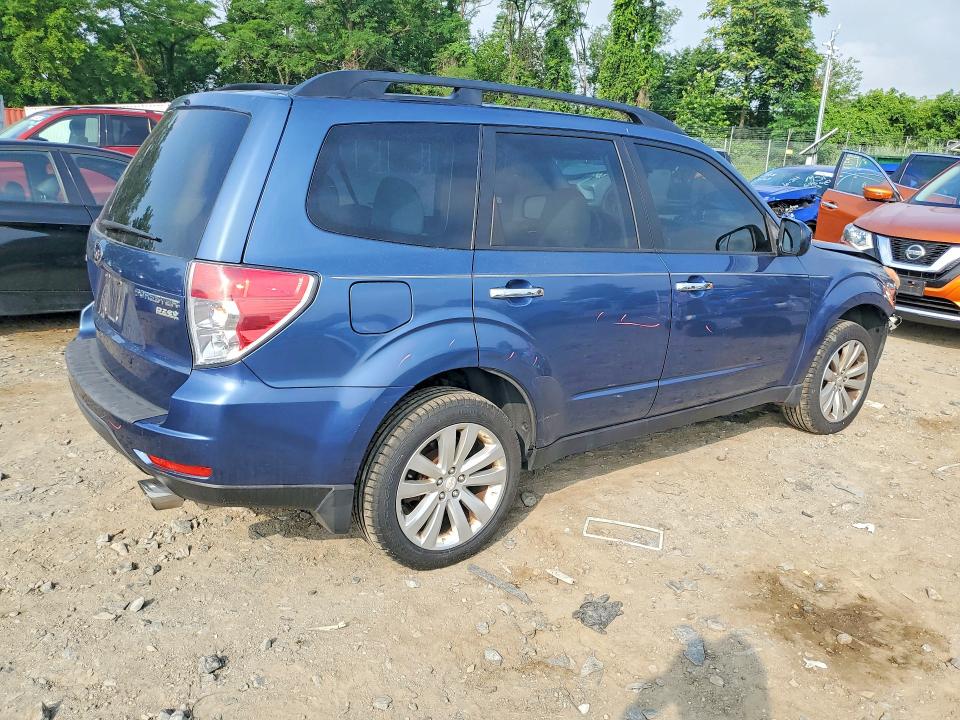 2013 Subaru Forester VIN JF2SHADC1DH441611 COPART salvage auction — FRONT END, Md - Cert Of Salvage > 75% Damage, sold $550 on 2026-07-28 (photo 3)