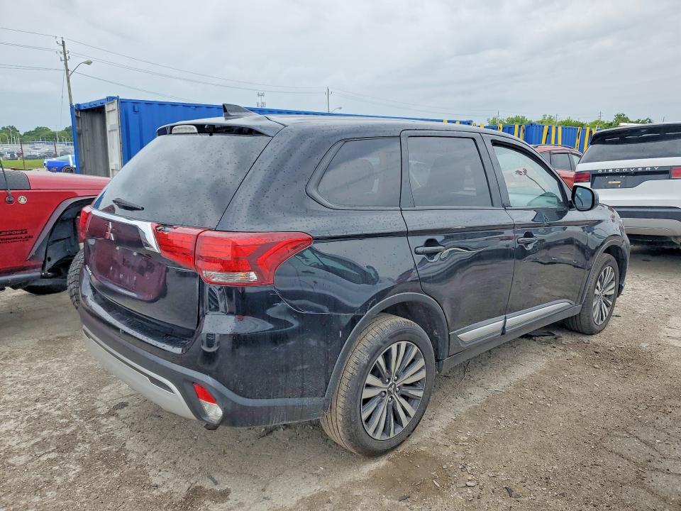 2020 Mitsubishi VIN JA4AD2A3XLZ048399 COPART salvage auction — MINOR DENT/SCRATCHES, In - Certificate Of Title, sold $5,100 on 2026-07-24 (photo 3)