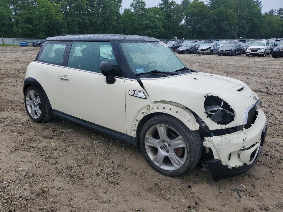2011 Mini Cooper VIN WMWSV3C51BTY10691 COPART salvage auction — FRONT END, MA - CERT OF TITLE-RECONSTRCTD COLL, sold $425 on 2026-07-02 (photo 4)