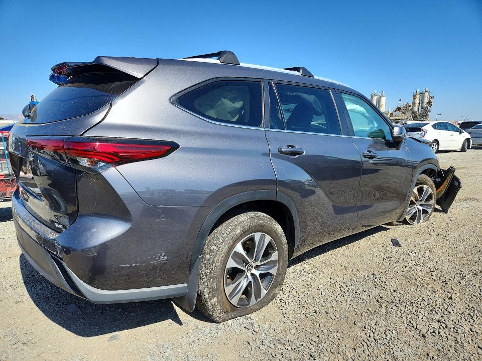 2023 Toyota Highlander VIN 5TDKDRAH4PS526807 COPART salvage auction — FRONT END, Ca - Salvage Certificate, sold $9,500 on 2026-07-31 (photo 3)