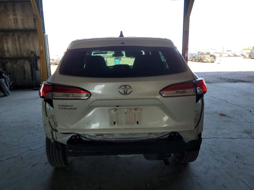 2022 Toyota Corolla cross VIN 7MUAAAAG0NV009262 COPART salvage auction — REAR END, Az - Cert Of Title - Salvage, sold $9,100 on 2026-07-27 (photo 6)