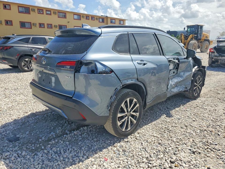 2023 Toyota VIN 7MUDAAAG6PV067800 COPART salvage auction — SIDE, Fl - Cert Of Title Slvg Rebuildable, sold $5,700 on 2026-07-28 (photo 3)