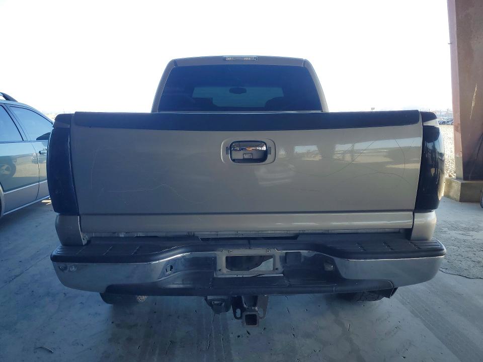 2002 Chevrolet Silverado VIN 1GCHK23102F108406 COPART salvage auction — VANDALISM, Ca - Salvage Certificate, sold $1,950 on 2026-07-02 (photo 6)