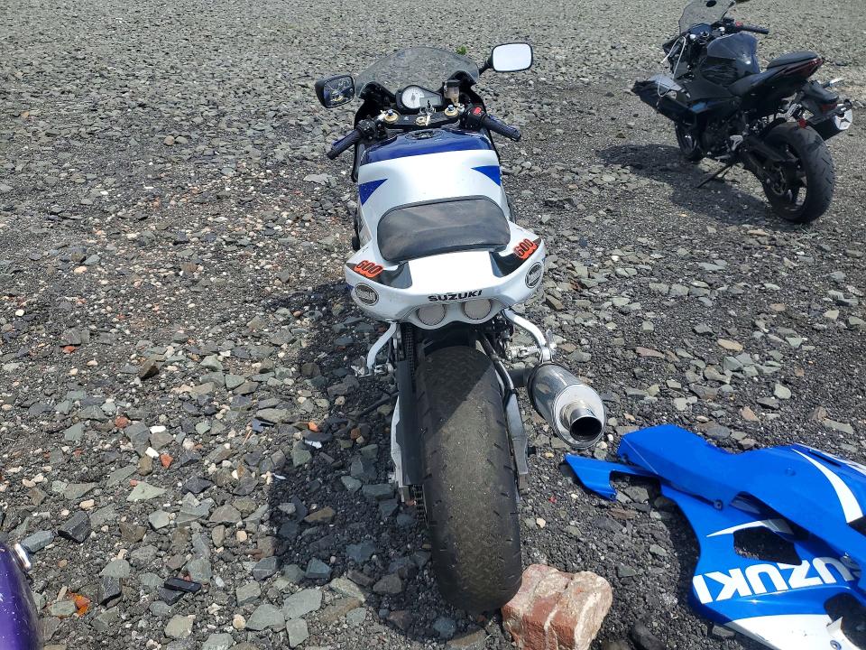 2001 Suzuki Gsx-r600 VIN JS1GN7BA412104652 COPART salvage auction — MINOR DENT/SCRATCHES, NY - CERTIFICATE OF TITLE, sold $1,100 on 2026-07-09 (photo 4)