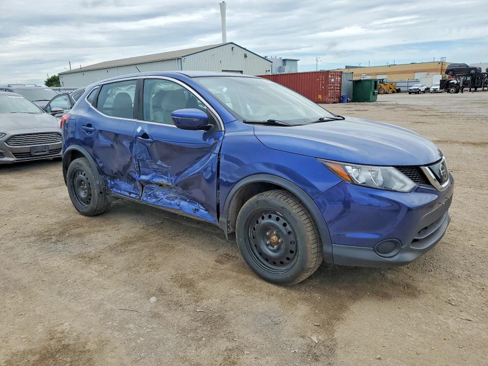 2018 Nissan Qashqai VIN JN1BJ1CR2JW287994 COPART salvage auction — SIDE, On - Permit No Brand - Unfit, sold $2,000 on 2026-07-16 (photo 4)