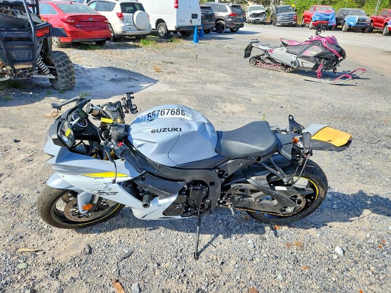 2022 Suzuki Gsx-r750 VIN JS1GR7MA6N7101214 COPART salvage auction — ALL OVER, PA - CERTIFICATE OF SALVAGE, sold $2,300 on 2026-07-16 (photo 3)