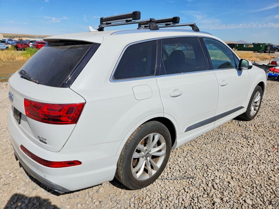 2017 Audi Q7 VIN WA1LAAF72HD003999 COPART salvage auction — MINOR DENT/SCRATCHES, UT - CERTIFICATE OF TITLE, sold $3,700 on 2026-07-10 (photo 3)