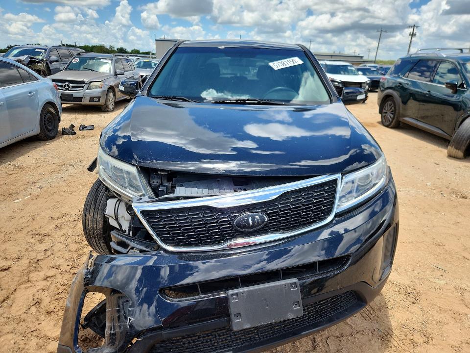 2015 Kia Sorento VIN 5XYKT3A61FG601067 COPART salvage auction — FRONT END, TX - SALVAGE VEHICLE TITLE, sold $800 on 2026-07-23 (photo 5)