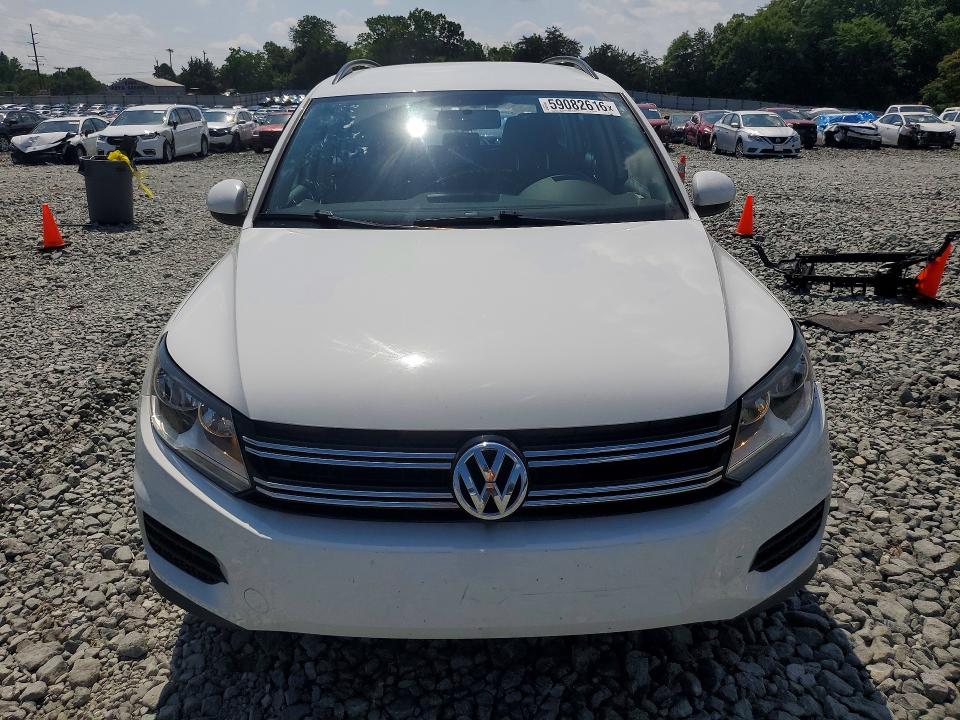 2018 Volkswagen Tiguan VIN WVGBV7AX5JK005503 COPART salvage auction — SIDE, Nc - Salvage Certificate Of Title, sold $2,500 on 2026-08-05 (photo 5)