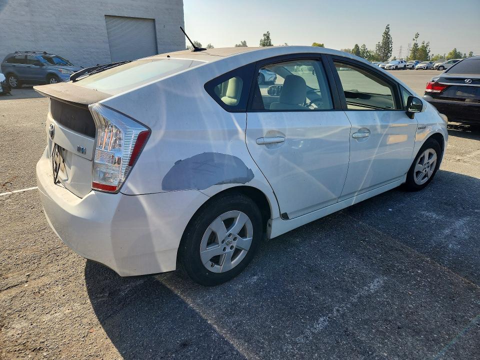 2010 Toyota Prius VIN JTDKN3DU8A0142512 COPART salvage auction — MINOR DENT/SCRATCHES, CA - DIS/DLR/EXP ONLY CLEAN TITLE, sold $1,200 on 2026-07-14 (photo 3)