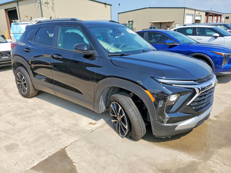 2025 Chevrolet Trailblazer VIN KL79MRSL4SB220544 COPART salvage auction — SIDE, TX - NONREPAIRABLE TITLE, sold $1,850 on 2026-07-20 (photo 4)