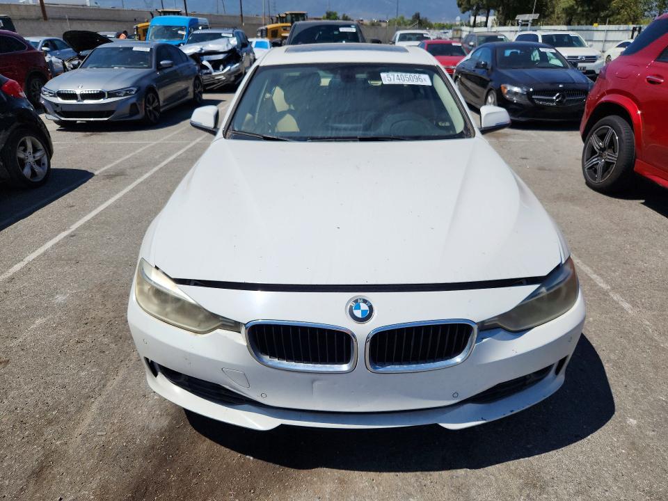 2015 BMW 3er VIN WBA3C1C56FK122549 COPART salvage auction — MINOR DENT/SCRATCHES, Ca - Dis/Dlr/Exp Only Clean Title, sold $500 on 2026-07-16 (photo 5)