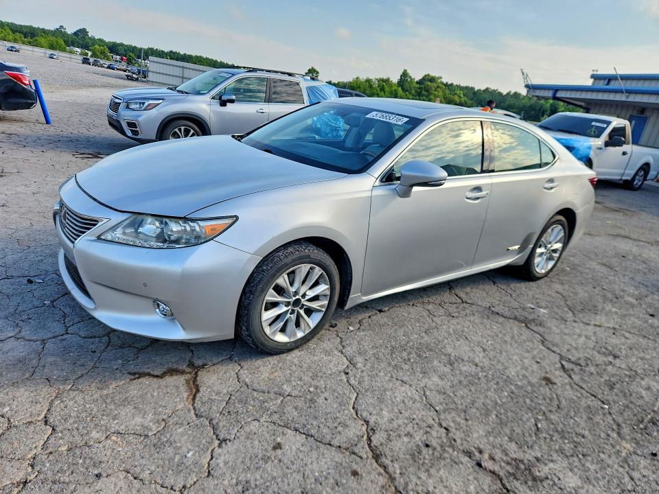 2014 Lexus VIN JTHBW1GG0E2044915 COPART salvage auction — MINOR DENT/SCRATCHES, Tn - Certificate Of Title, sold $6,800 on 2026-07-28 (photo 1)