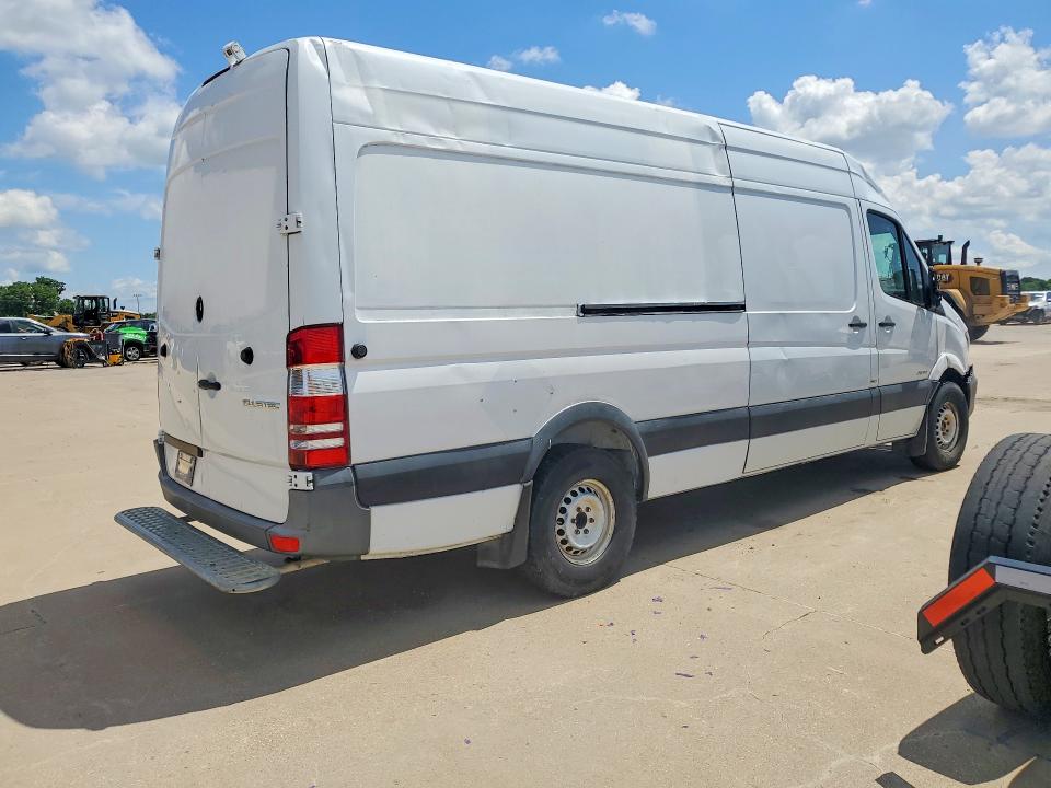 2014 Mercedes-benz Sprinter 2500 VIN WD3PE8DE8E5901156 COPART salvage auction — FRONT END, TX - CERTIFICATE OF TITLE, sold $200 on 2026-07-23 (photo 3)