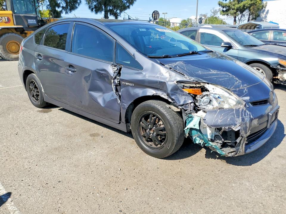 2014 Toyota Prius VIN JTDKN3DUXE0379136 COPART salvage auction — FRONT END, Salvage Title, sold $150 on 2026-07-21 (photo 4)