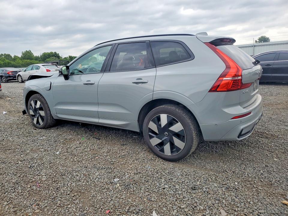 2025 Volvo Xc60 VIN YV4H60RC4S1027159 COPART salvage auction — FRONT END, Salvage Title, sold $20,600 on 2026-08-04 (photo 2)