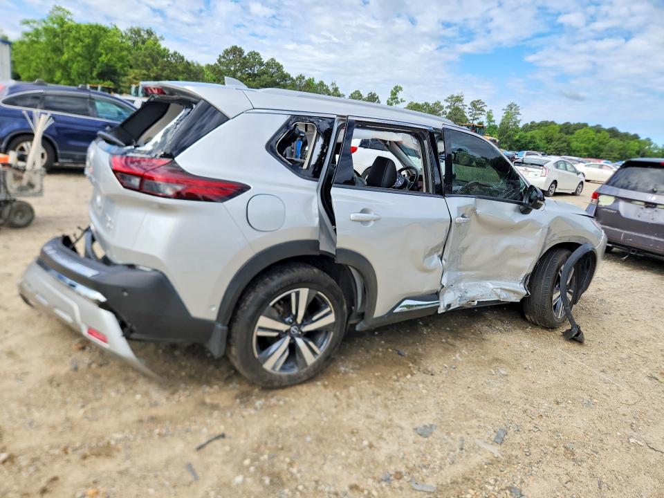 2022 Nissan Rogue VIN JN8BT3DD7NW272214 COPART salvage auction — ROLLOVER, Va - Cert Of Title - Salvage, sold $1,750 on 2026-07-28 (photo 3)