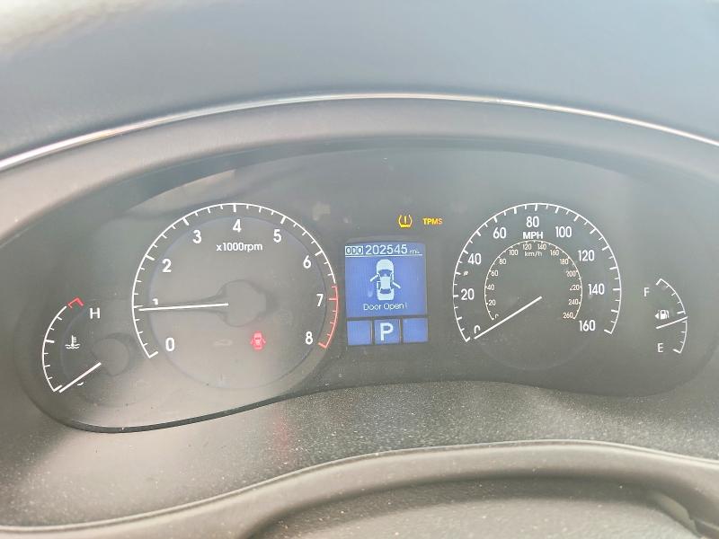 2011 Hyundai Genesis VIN KMHGC4DF2BU124385 COPART salvage auction — REAR END, Fl - Cert Of Title Slvg Rebuildable, sold $350 on 2026-07-06 (photo 9)