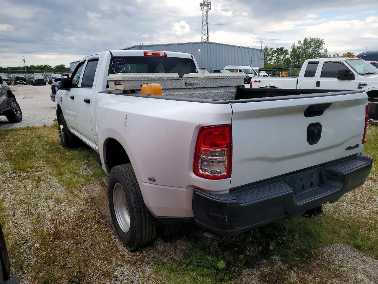 2023 Ram 3500 VIN 3C63RRGL1PG652002 COPART salvage auction — Minor Dent/Scratches, WV - CERTIFICATE OF TITLE, sold $18,500 on 2026-09-09 (photo 4)