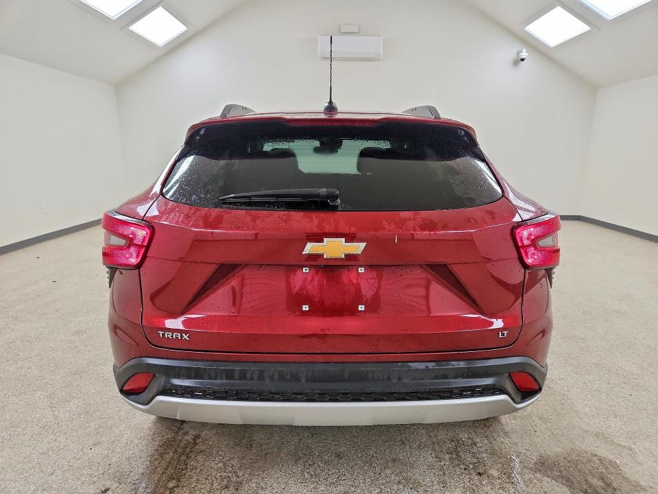 2025 Chevrolet Trax VIN KL77LHEP2SC240823 COPART salvage auction — FRONT END, CO - SALVAGE TITLE, sold $3,650 on 2026-08-03 (photo 6)