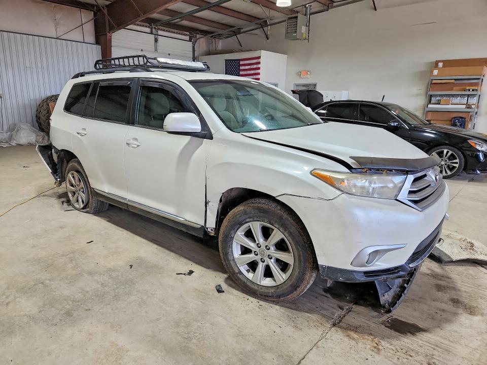 2012 Toyota Highlander VIN 5TDBK3EH0CS094532 COPART salvage auction — FRONT END, PA - CERTIFICATE OF SALVAGE, sold $450 on 2026-07-24 (photo 4)