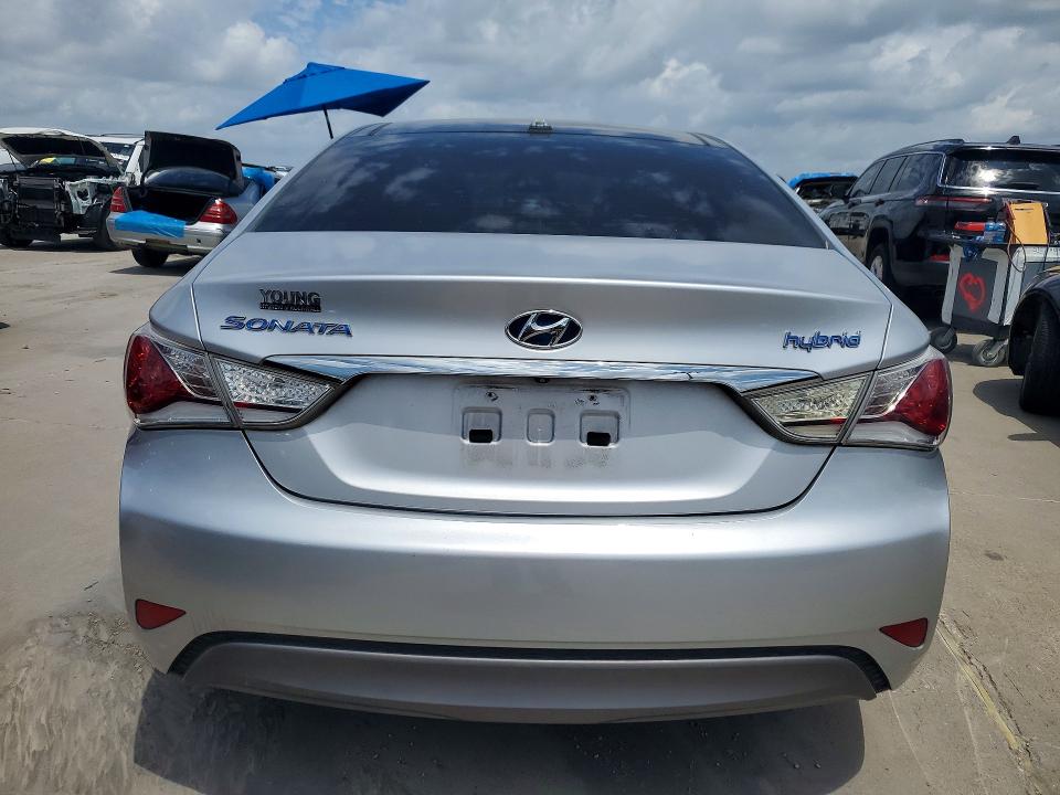 2012 Hyundai VIN KMHEC4A40CA040126 COPART salvage auction — FRONT END, Tx - Salvage Vehicle Title, sold $650 on 2026-07-27 (photo 6)