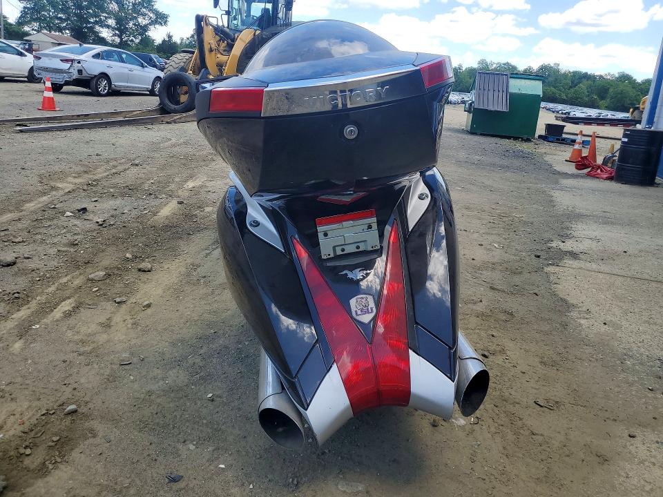 2009 Victory Vision VIN 5VPSD36D493000573 COPART salvage auction — UNDERCARRIAGE, Nj - Cert Of Title-Salvage, sold $2,750 on 2026-07-09 (photo 4)