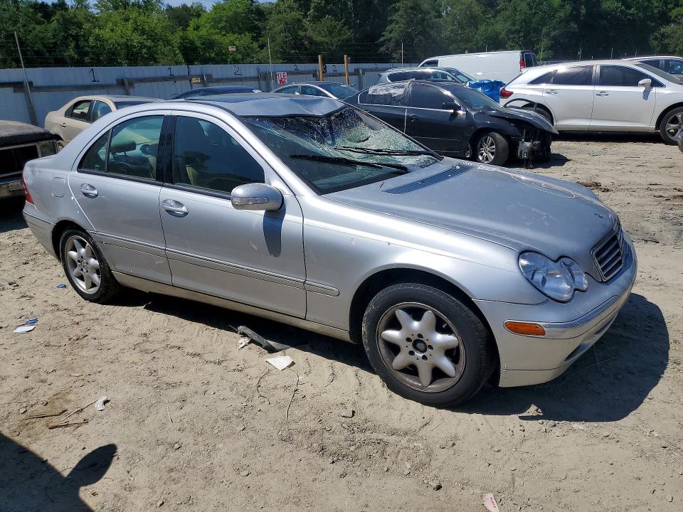 2002 Mercedes-benz C-klasse VIN WDBRF61J52F166142 COPART salvage auction — FRONT END, MD - CERT OF SALVAGE > 75% DAMAGE, sold $300 on 2026-07-07 (photo 4)