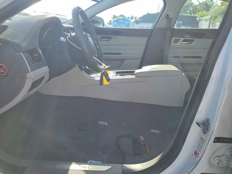 2016 Jaguar Xf VIN SAJBE4BV4GCY06332 COPART salvage auction — STRIPPED, Fl - Certificate Of Title, sold $3,050 on 2026-07-24 (photo 7)