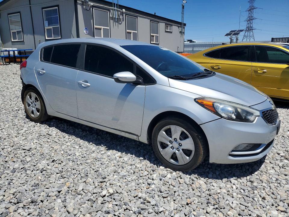 2016 Kia Forte VIN KNAFK5A83G5631227 COPART salvage auction — REAR END, Nv - Salvage Title, sold $525 on 2026-07-06 (photo 4)