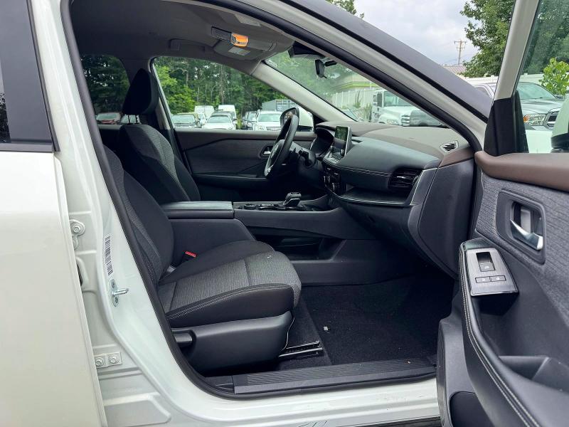 2023 Nissan Rogue VIN 5N1BT3BBXPC685905 COPART salvage auction — MINOR DENT/SCRATCHES, Ma - Certificate Of Title, sold $8,800 on 2026-07-29 (photo 9)