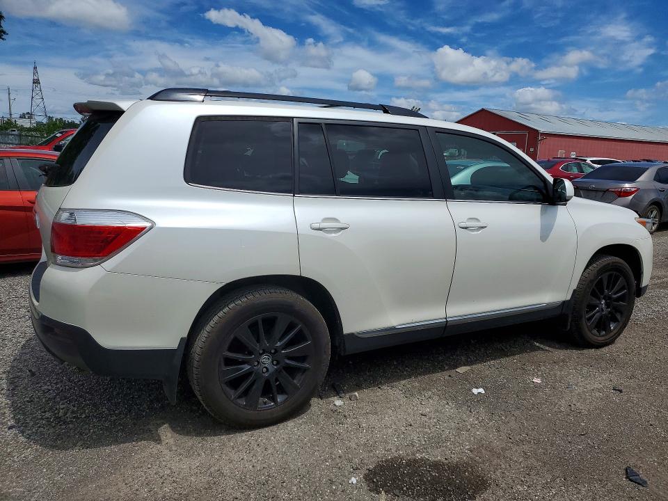 2013 Toyota Highlander VIN 5TDBK3EHXDS186099 COPART salvage auction — SIDE, On - Permit Salvage, sold $3,000 on 2026-07-28 (photo 3)