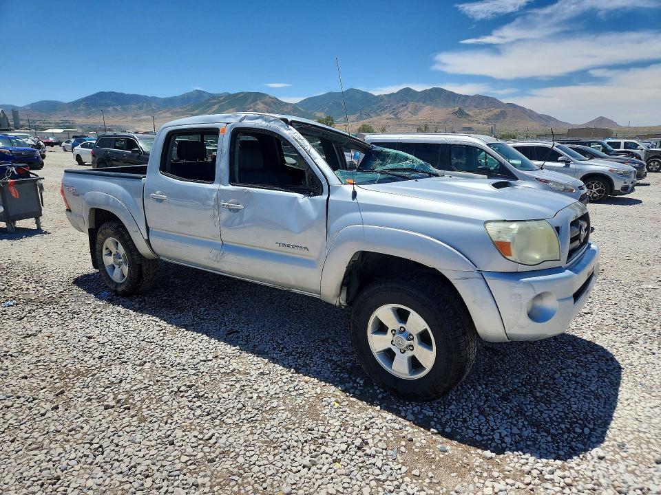 2007 Toyota Tacoma VIN 5TELU42NX7Z421641 COPART salvage auction — ROLLOVER, Ut - Salvage Certificate, sold $150 on 2026-07-24 (photo 4)